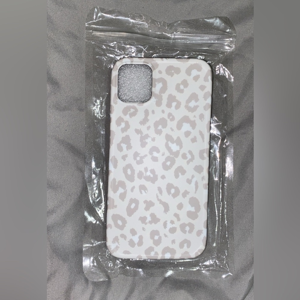 iPhone 11 Leopard Case